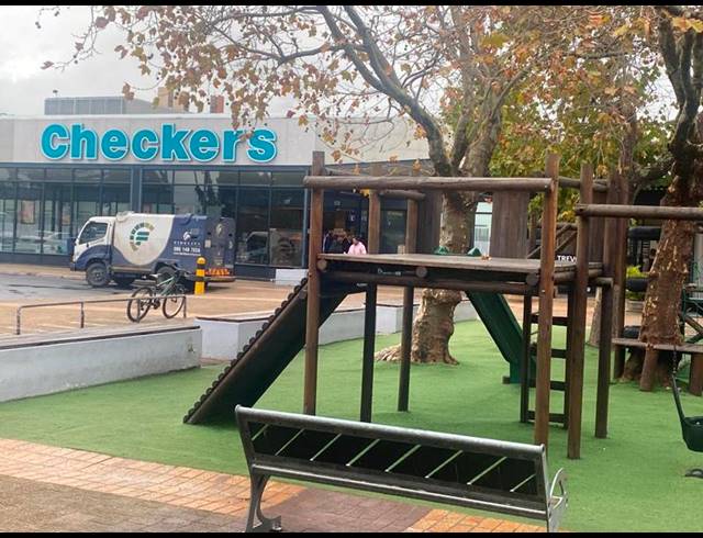 BUSINESS PROPERTY TO RENT IN MEADOWRIDGE